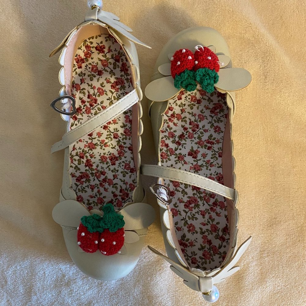 Lyysky Strawberry Decor Mary Janes / Size 38